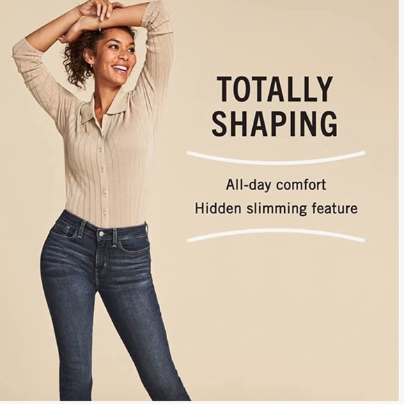 Signature by Levi Strauss & Co. Gold Label Women's Totally Shaping Skinny Jeans - Picture 2 of 11